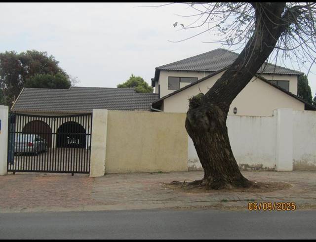 6 BEDROOM HOUSE FOR SALE IN SUNWARD PARK